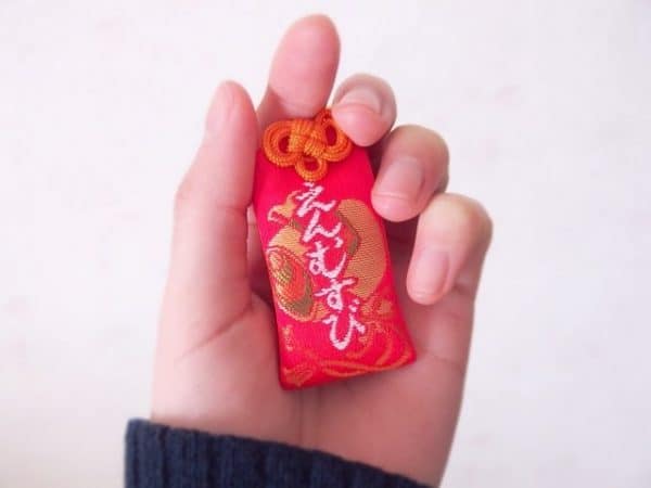 บูชาเครื่องรางญีปุ่น