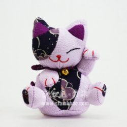 แมวกวักนำโชค ตุ๊กตาแมวเล็ก ผ้าญี่ปุ่น สีม่วงอ่อน