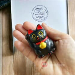 Black Neko แมวกวักนำโชค 2 inch เครื่องรางญี่ปุ่น